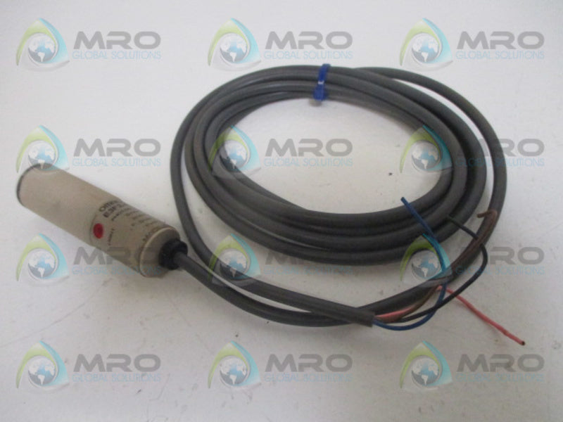 OMRON E3F2-R2C4 PHOTOELECTRIC SWITCH  UNMP