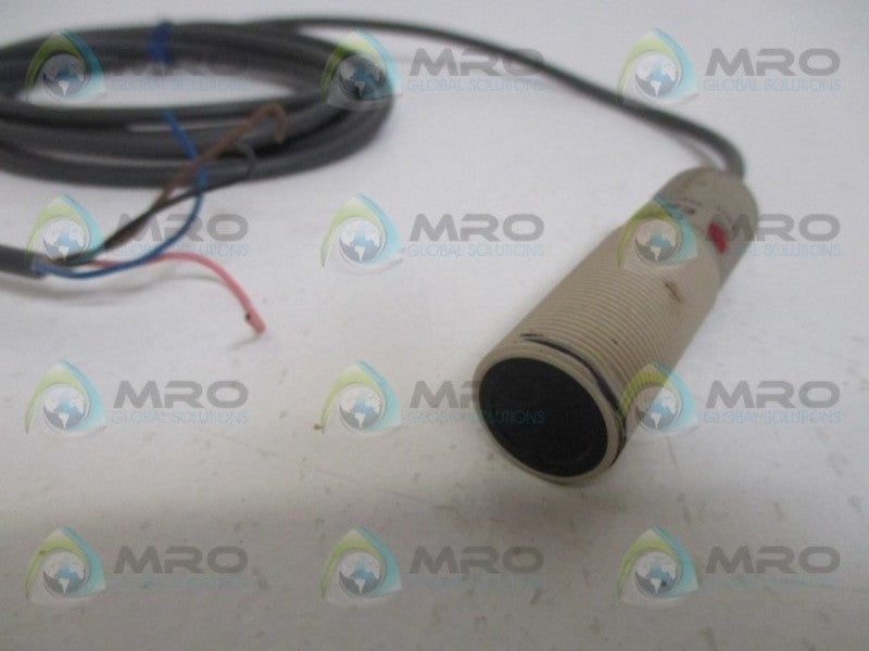 OMRON E3F2-R2C4 PHOTOELECTRIC SWITCH  UNMP