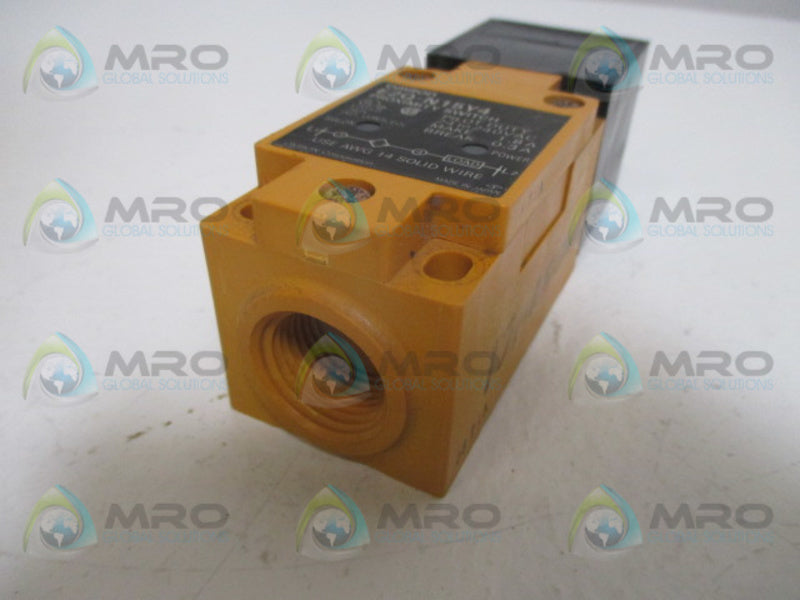 OMRON E2Q-N15Y4 PROXIMITY SWITCH  UNMP