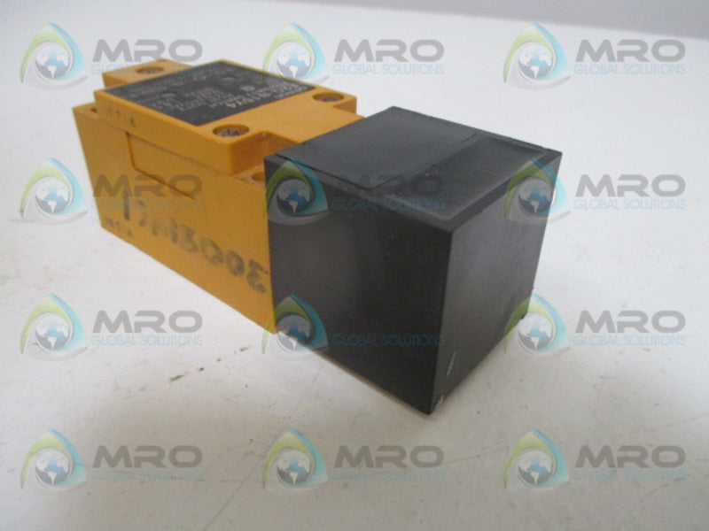 OMRON E2Q-N15Y4 PROXIMITY SWITCH  UNMP