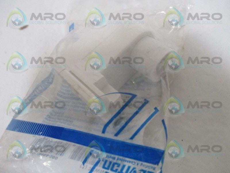 LEVITON 3CWN8 FLOURESCENT LAMP HOLDER  NSMP