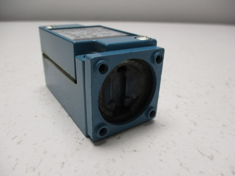 MICRO SWITCH LST1H (AS PICTURED) UNMP
