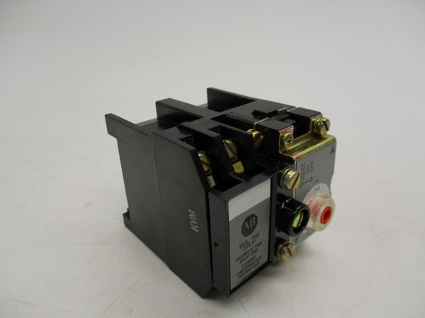 ALLEN BRADLEY 700-PT SER. B 0.1-60S (WH) NSMP