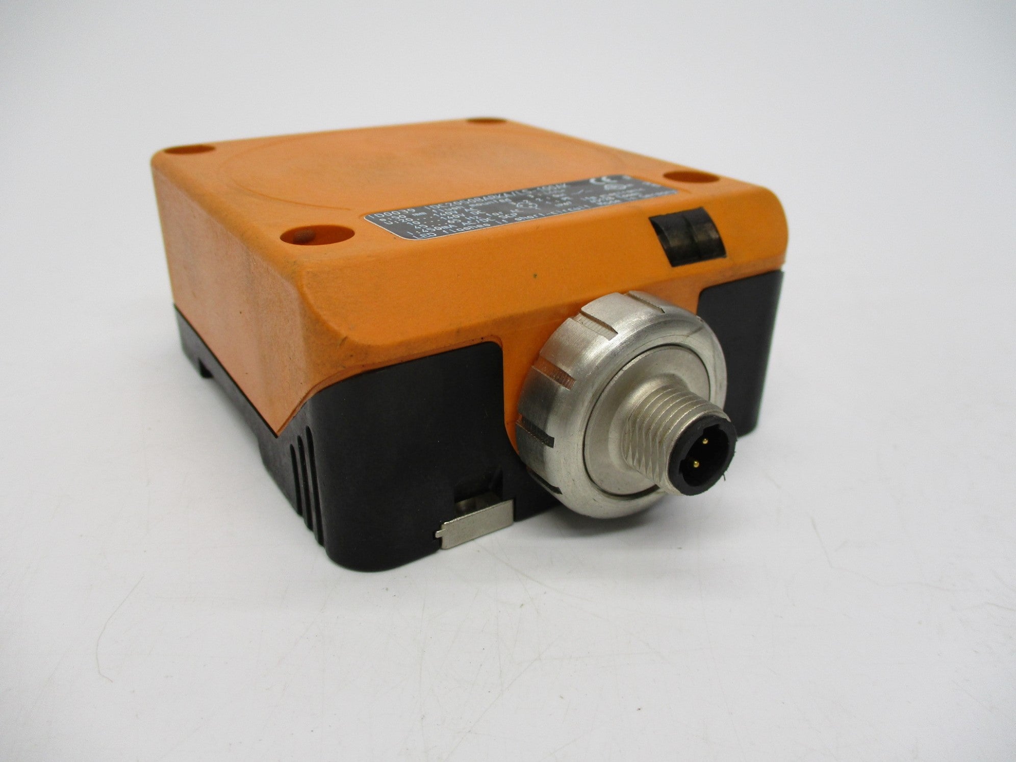 IFM EFECTOR ID0039 20-140VAC UNMP