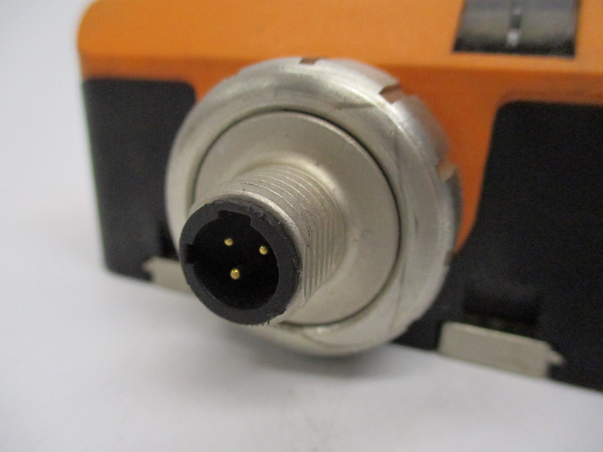 IFM EFECTOR ID0039 20-140VAC UNMP