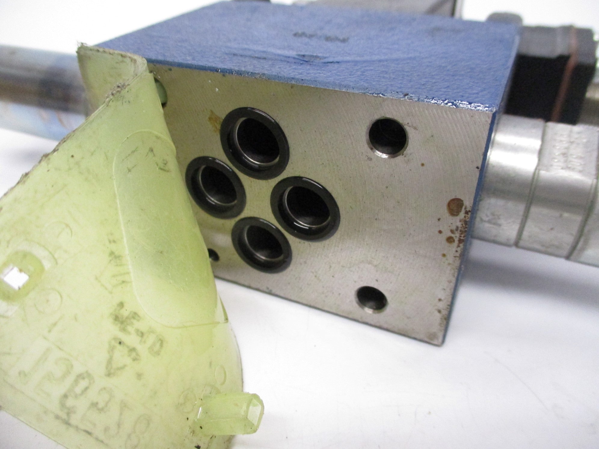 REXROTH R978896207 (AS PICTURED) UNMP