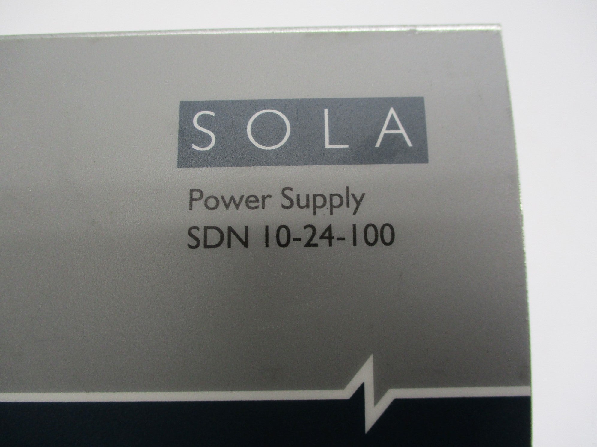 SOLA SDN10-24-100 UNMP