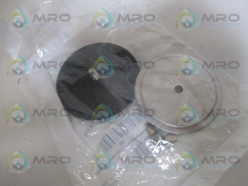 HOFFMAN 59480 HOLE SEAL PLUG FOR CONDUIT 1-1/2" NSMP