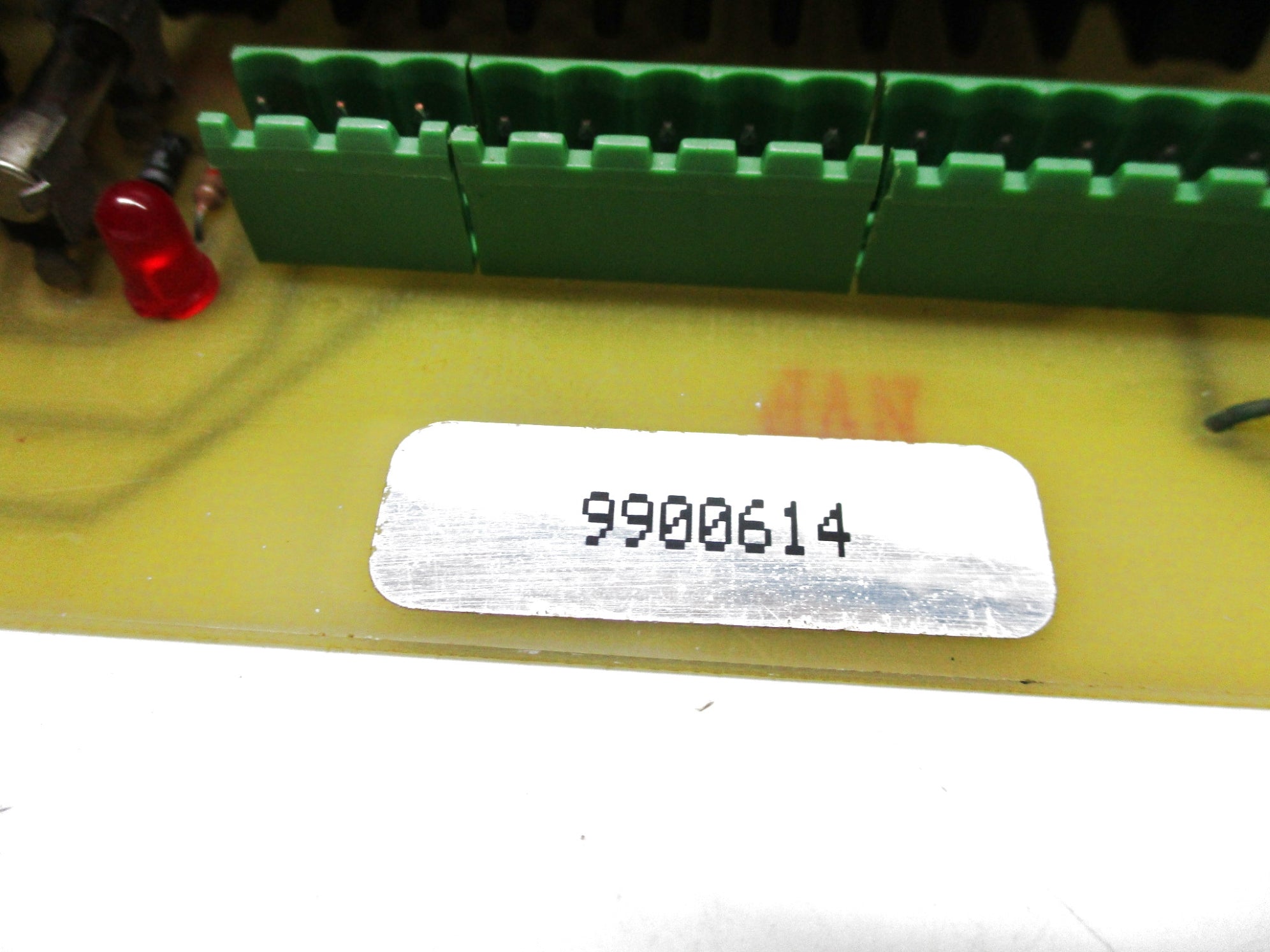 AX915034P REV. D UNMP