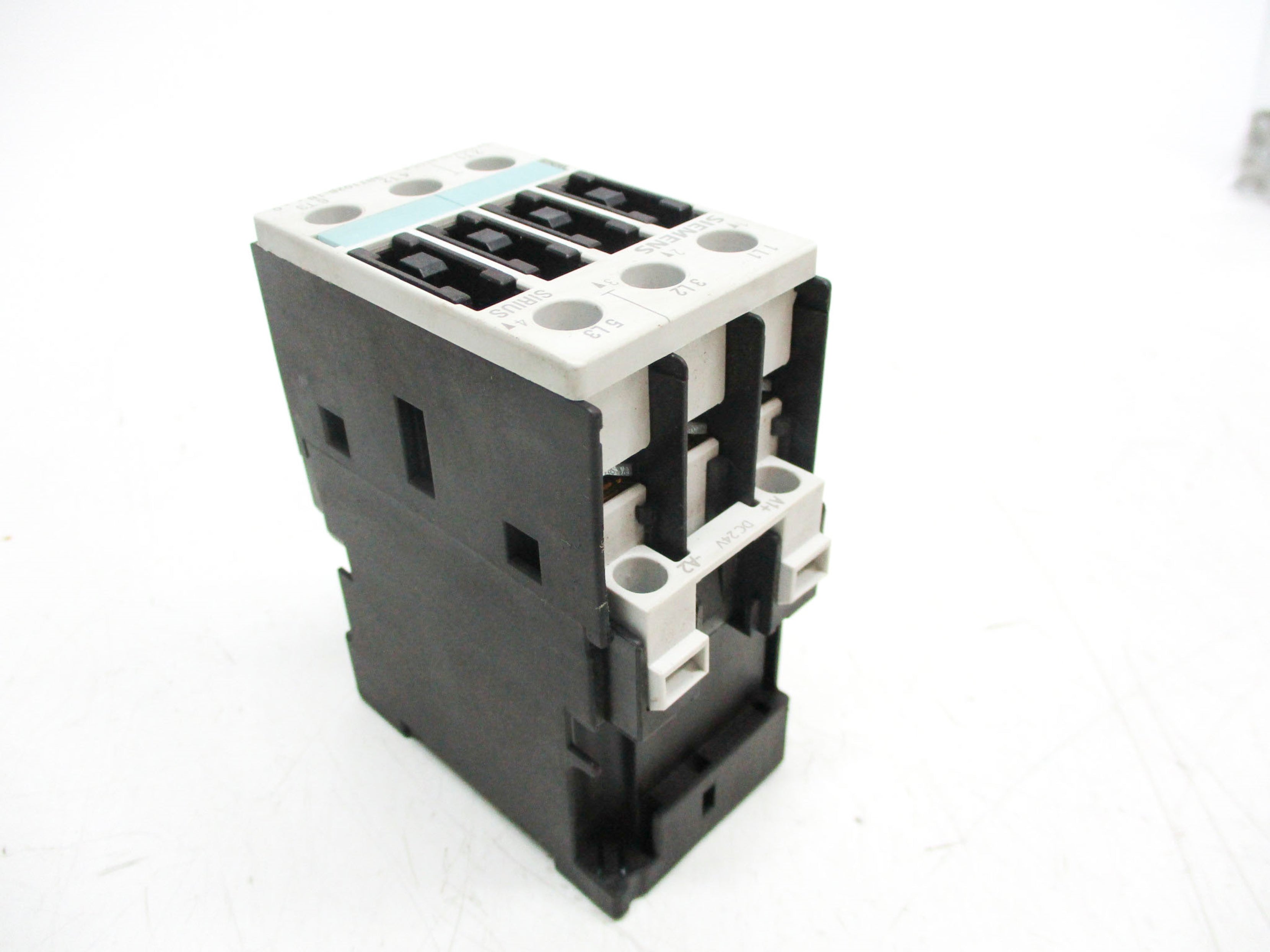 SIEMENS 3RT1026-1BB40 24VDC UNMP