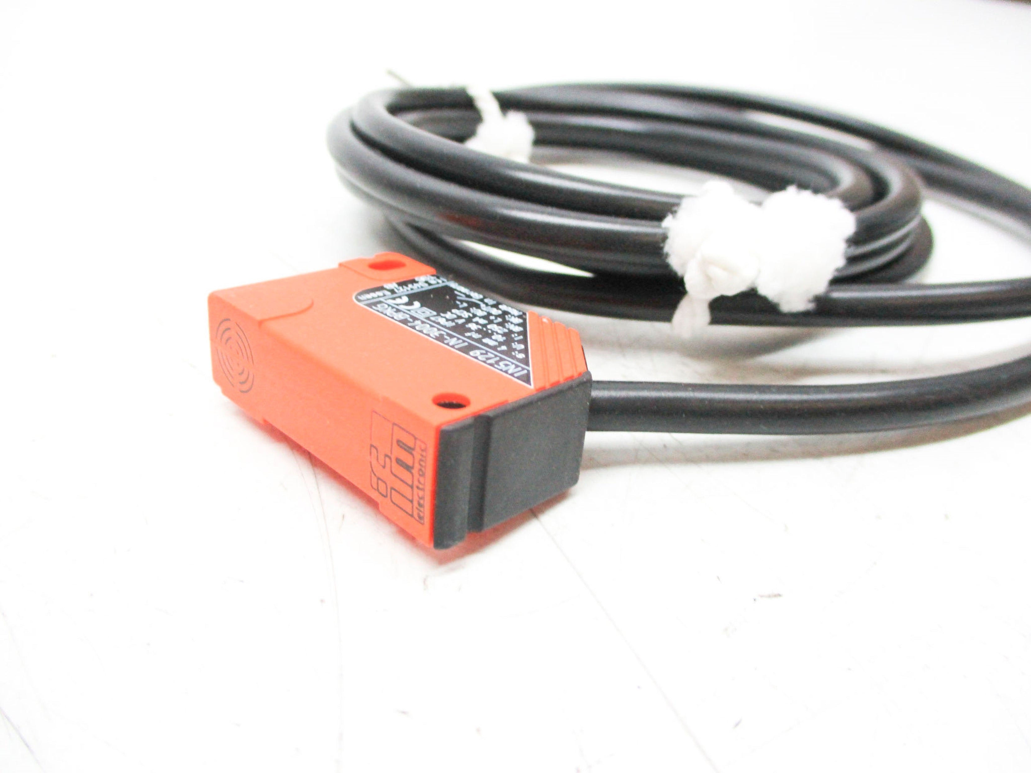 IFM EFECTOR IN5129 IN-3004-BPKG 10-36VDC NSMP