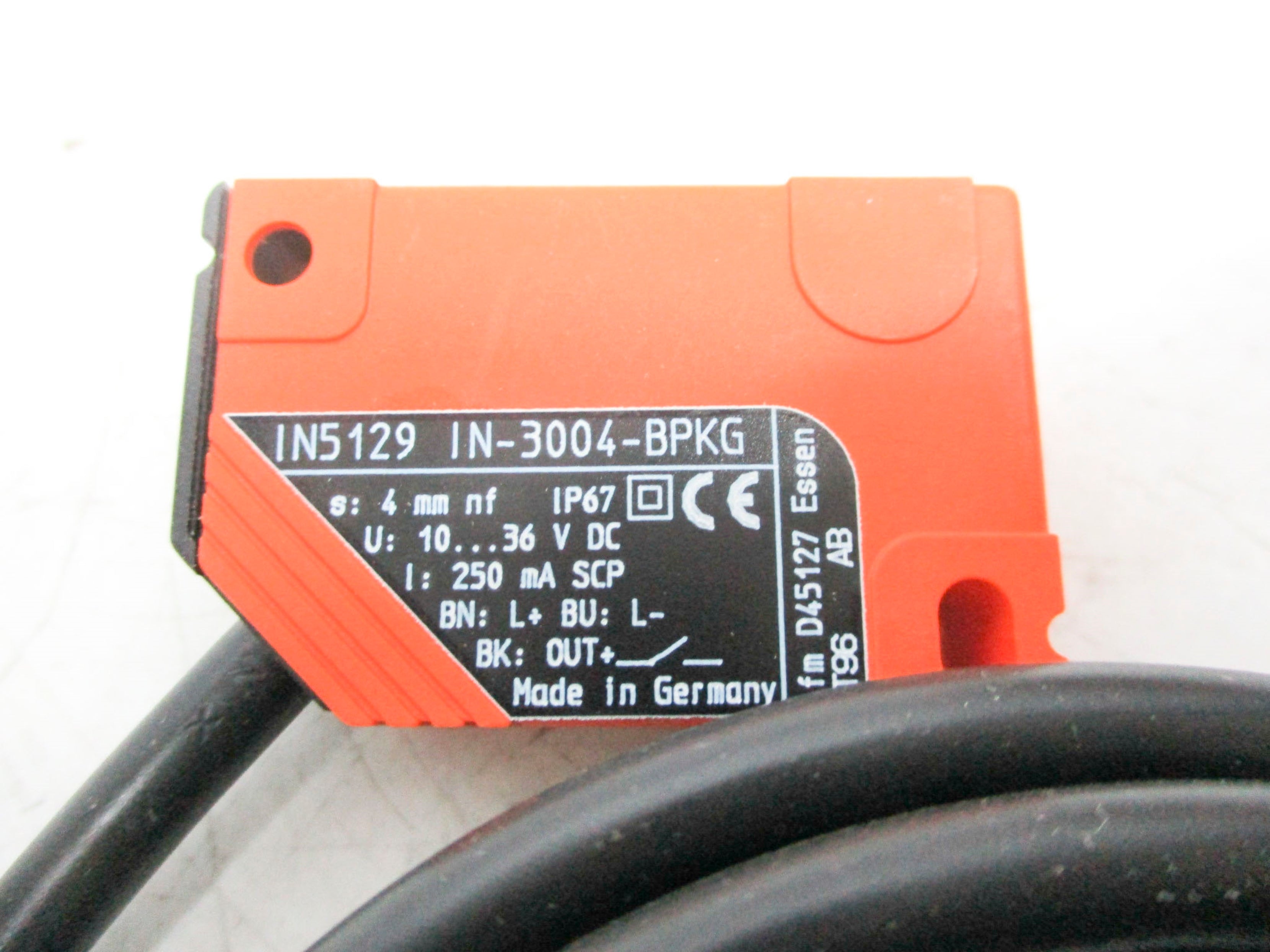 IFM EFECTOR IN5129 IN-3004-BPKG 10-36VDC NSMP