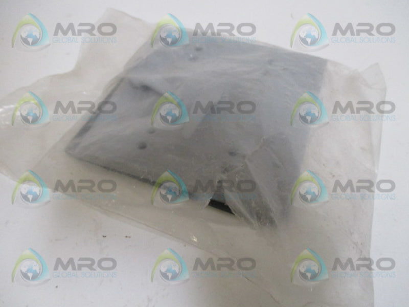 BELL 5124-0 SWITCH COVER (NO SCREWS) NSNP IN BAG