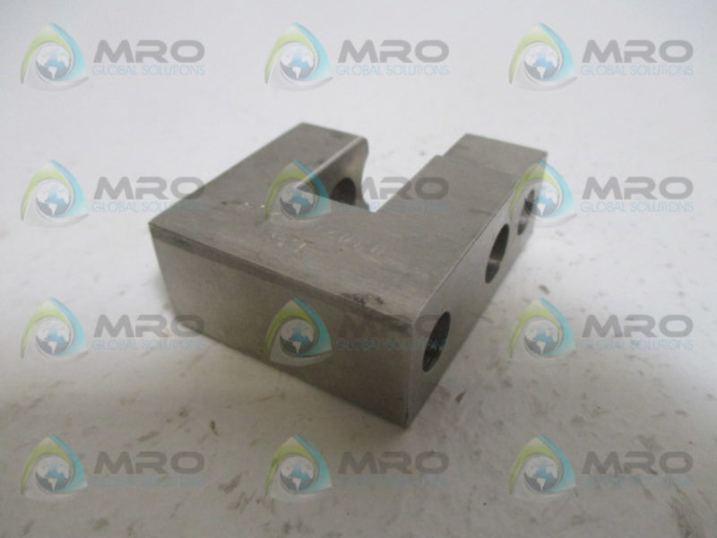 BARRY-WEHMILLER 03027A9299 CYLINDER PIVOT BLOCK NSNP