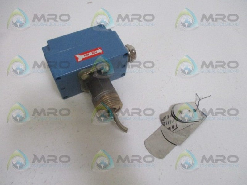 JOHNSON CONTROLS F61TB-9100 FLOW SENSOR (IN BOX) UNMP