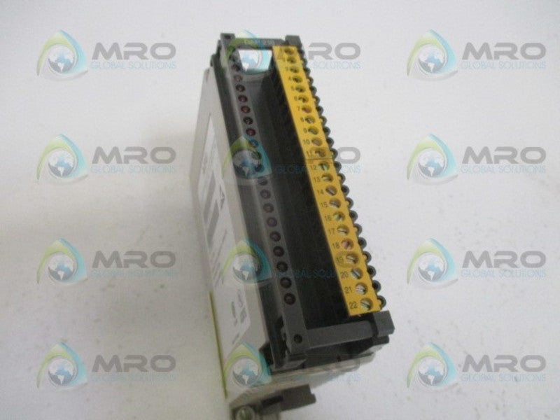 AEG MODICON DAP218/ AS-BDAP-218 OUTPUT MODULE *NEW IN BOX*