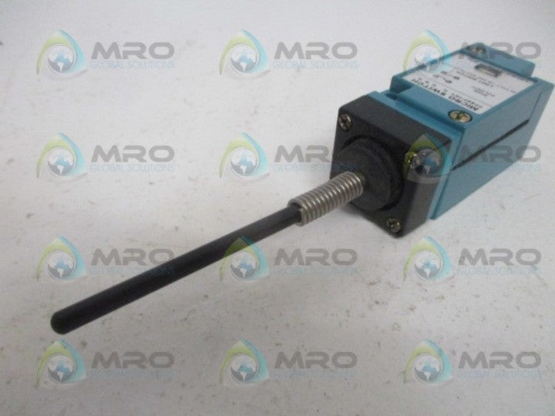 MICRO SWITCH LSQJ9J312-7A LIMIT SWITCH 24V NSNP
