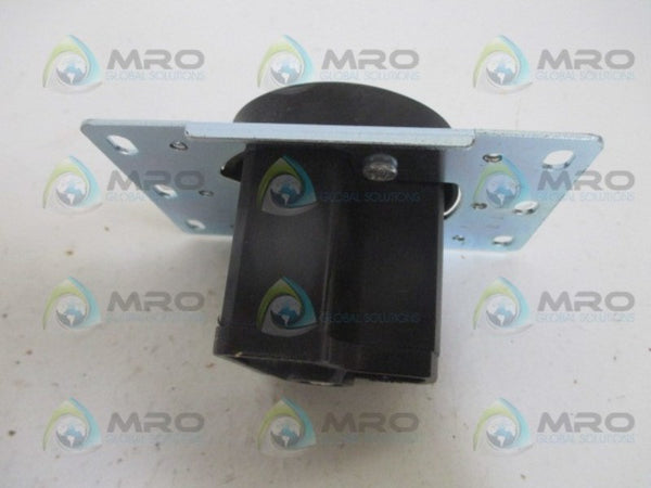 PASS & SEYMOUR 3802 POWER OUTLET 30A 125V NSNP