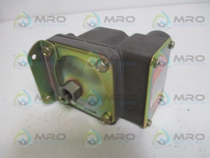 BARKSDALE D2T-A3-CS PRESSURE SWITCH 10PSI NSMP