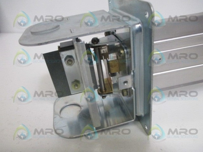 MCDONNELL AF-3 AIR FLOW SWITCH UNMP
