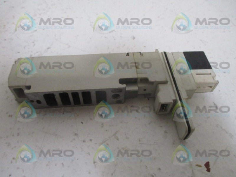 SMC VQC2100-5 PLUG-IN VALVE (AS PICTURED) UNMP