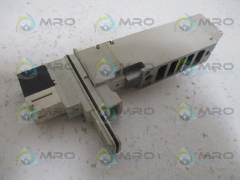 SMC VQC2100-5 PLUG-IN VALVE (AS PICTURED) UNMP
