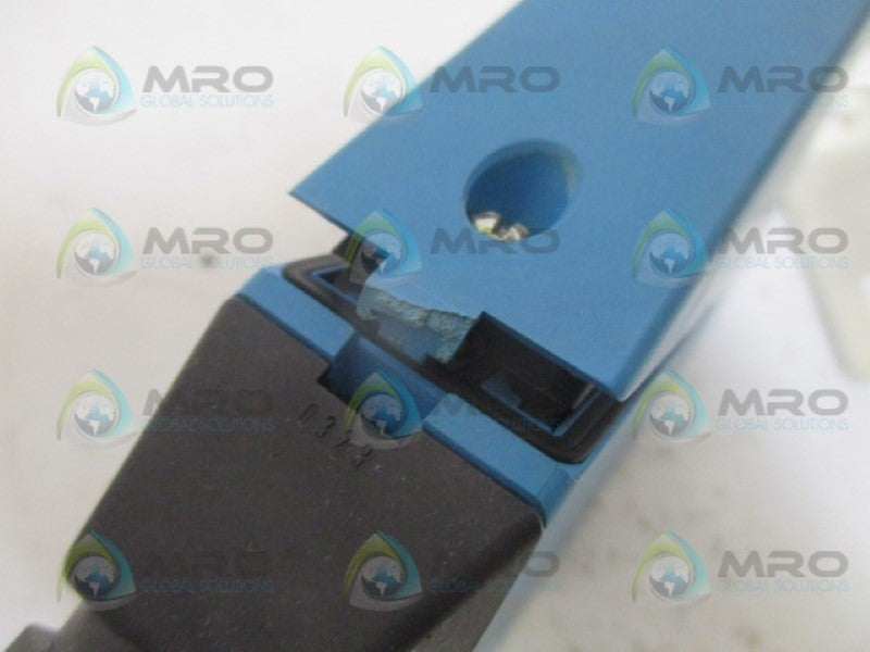 SICK WL34-R230 PHOTOELECTRIC SENSOR (AS PICTURED) NSMP