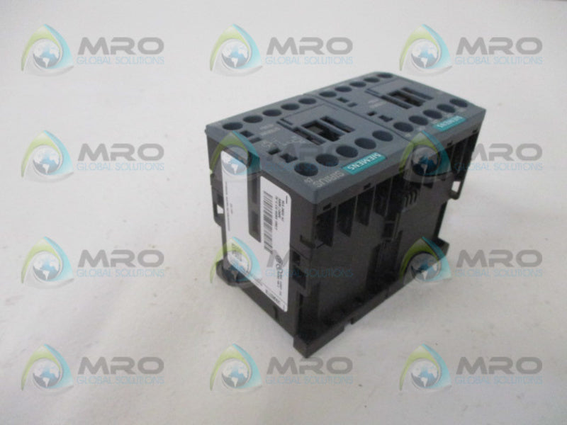 SIEMENS 3RH2431-1BB40  CONTACTOR (AS PICTURED) NSNP