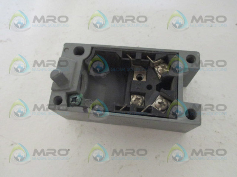 CUTLER HAMMER E51RN RECEPTACLE UNMP