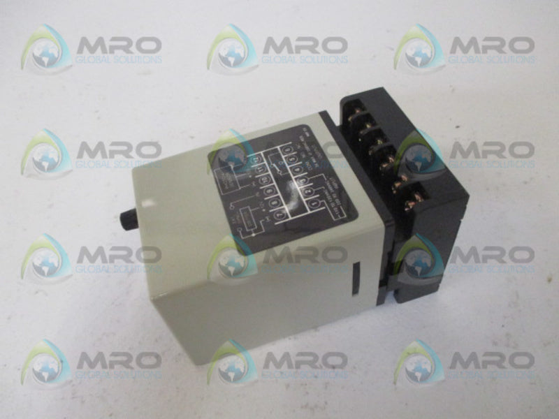 CUTLER HAMMER E65PST PHOTOELECTIC SENSOR WITH DELAY TIMER  NSNP