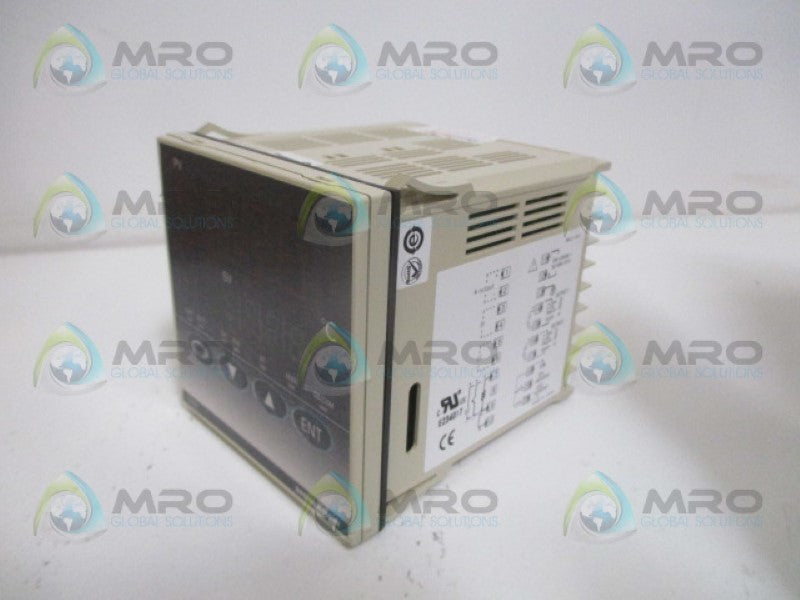 SHIMADEN SR93-8Y-N-90-1000 TEMPERATURE REGULATOR 100-240VAC *NEW IN BOX*