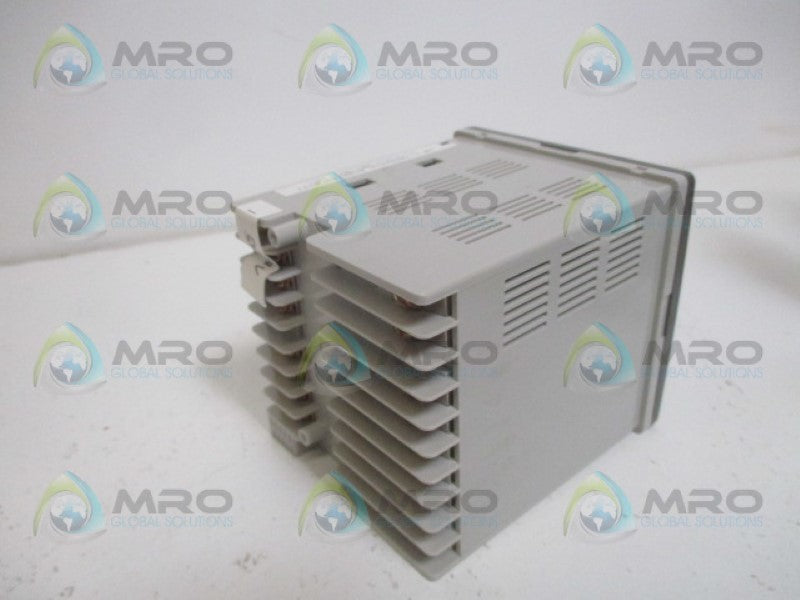 YAMATAKE C312GD040500 TEMPERATURE METER 24VDC NSMP