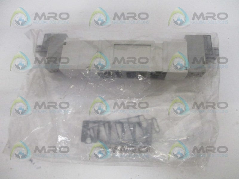 SMC SY5240-5L0U SOLENOID VALVE NSMP