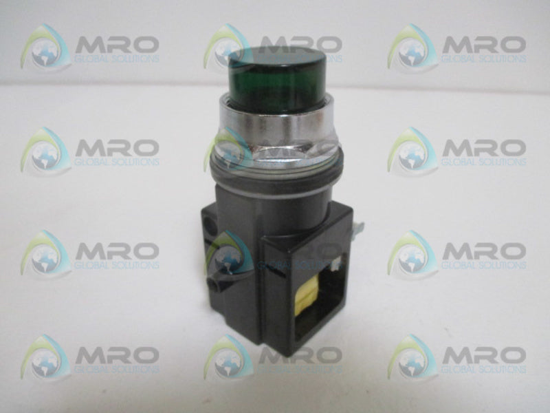 SIEMENS 52PE4G3 GREEN PUSH BUTTON 120V (AS PICTURED) UNMP