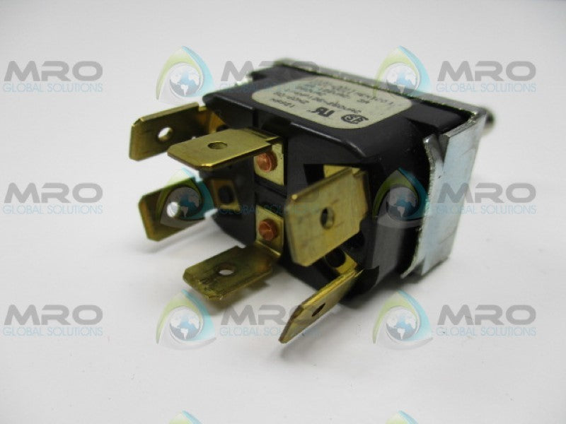 EMERSON MCGILL 1121-0011 TOGGLE SWITCH 6A UNMP