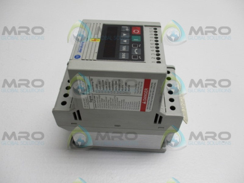 ALLEN BRADLEY 160-AA04NSF1P1 SER. C SPEED CONTROLLER 0.75KW/1HP  NSNP