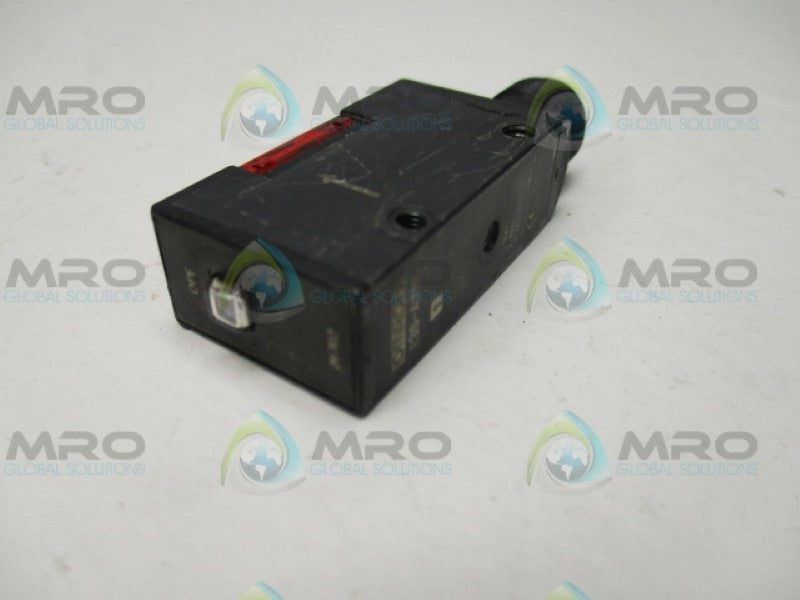 OMRON E3S-AT86-1 PHOTOELECTRIC SENSOR UNMP