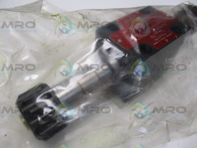 ARGO HYTOS 484-1072 RPE3-063Y11 DIRECTIONAL VALVE (AS PICTURED) NSNP