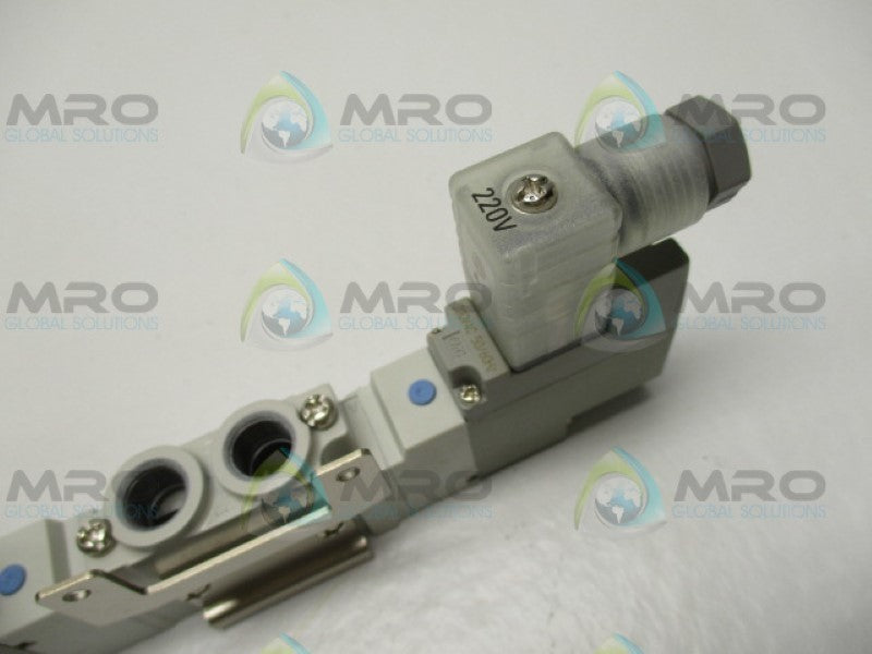 SMC SY5220-4DZ-01F-F2-Q DOUBLE SOLENOID BODY VALVE 220V NSNP