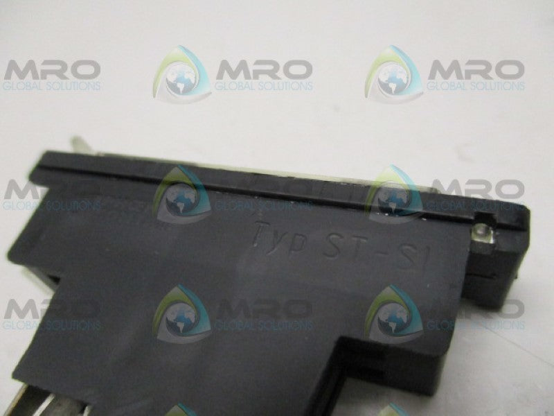 PHOENIX CONTACT ST-S1 FUSE TERMINAL BLOCK 10A 500V NSNP