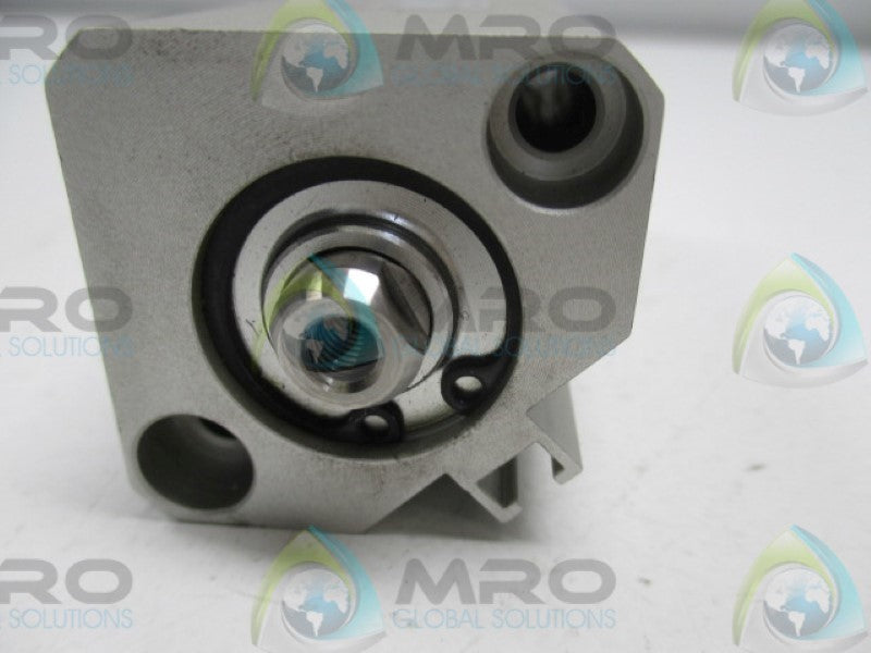 SMC CDQ2B20-50D CYLINDER UNMP
