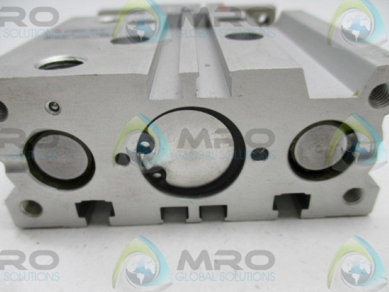 SMC MLGPM20-30-F CYLINDER COMPACT GUIDE WITH LOCK UNMP