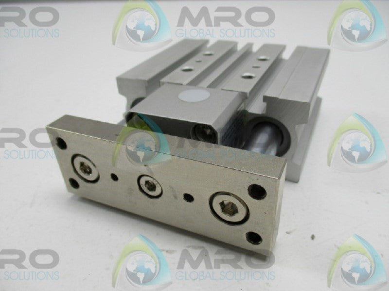 SMC MLGPM20-30-F CYLINDER COMPACT GUIDE WITH LOCK UNMP