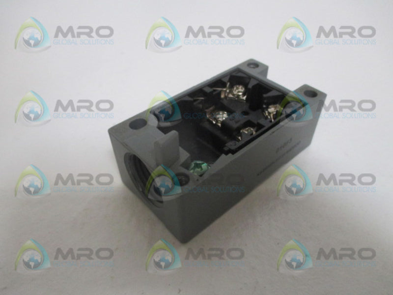 INDUSTRIAL MRO 01053 RECEPTACLE REPLACEMENT *NEW NO BOX*
