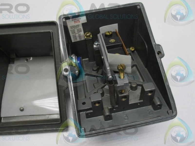 UNITED ELECTRIC J400-443 95138 PRESSURE SWITCH  UNMP