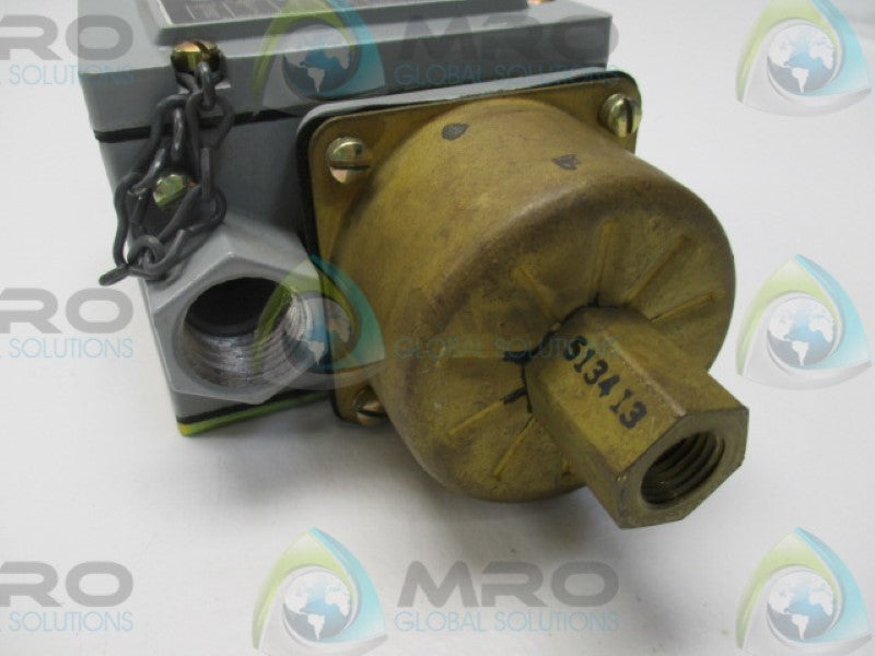 GENERAL ELECTRIC CR127B3 PRESSURE SWITCH 0-15PSI DIFF 30PSI MAX  UNMP