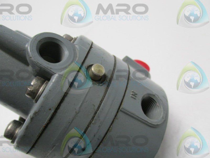 MOORE 41-30 BM14965-30S1BB PRESSURE REGUALTOR  NSNP