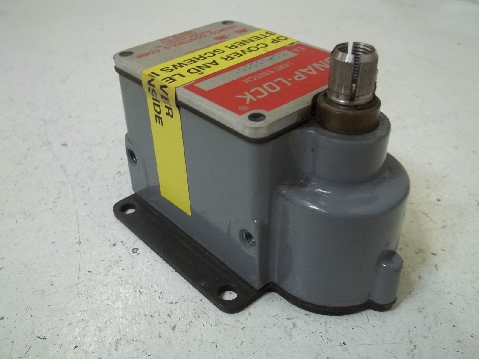 NAMCO EA700-40000 SNAP-LOK SWITCH UNMP