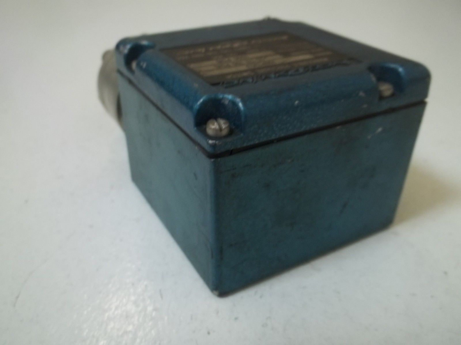 NEO-DYN, INC. 100P13C3 ADJUSTABLE PRESSURE SWITCH UNMP