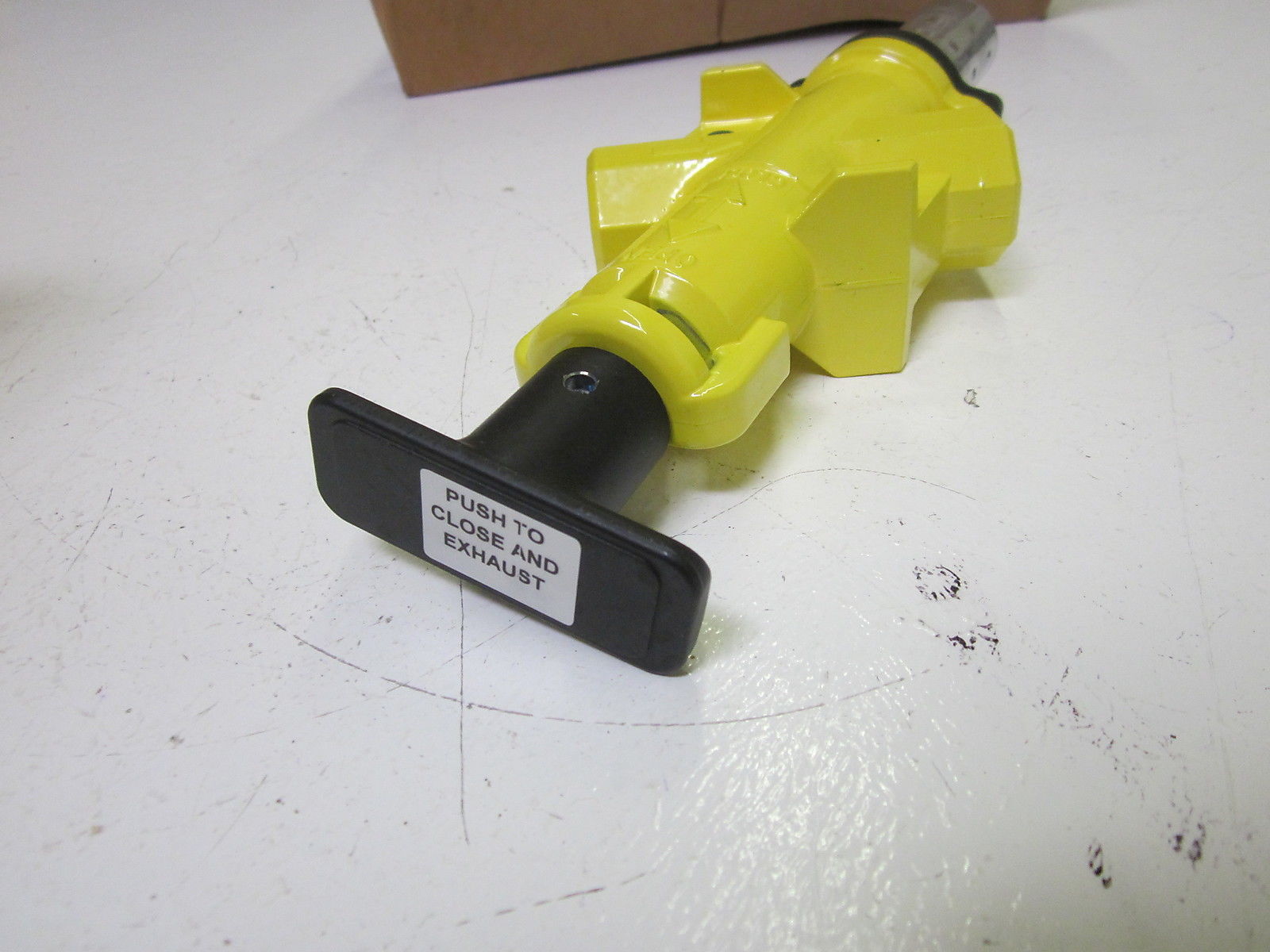 NORGREN C0023B LOCKOUT VALVE 3/8" NSMP